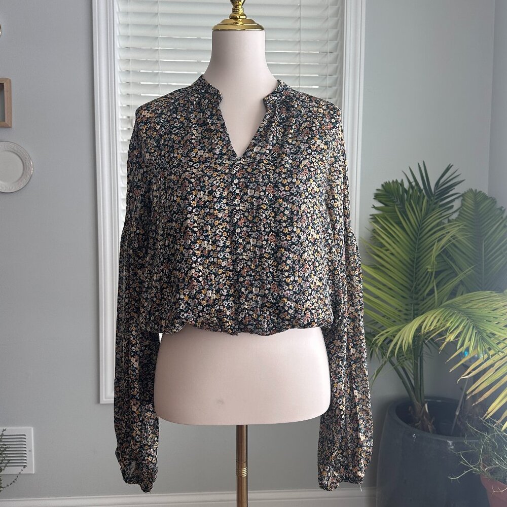 Sadie & Sage Chiffon Long Sleeved Bubble Hem Floral Crop Blouse Sz L